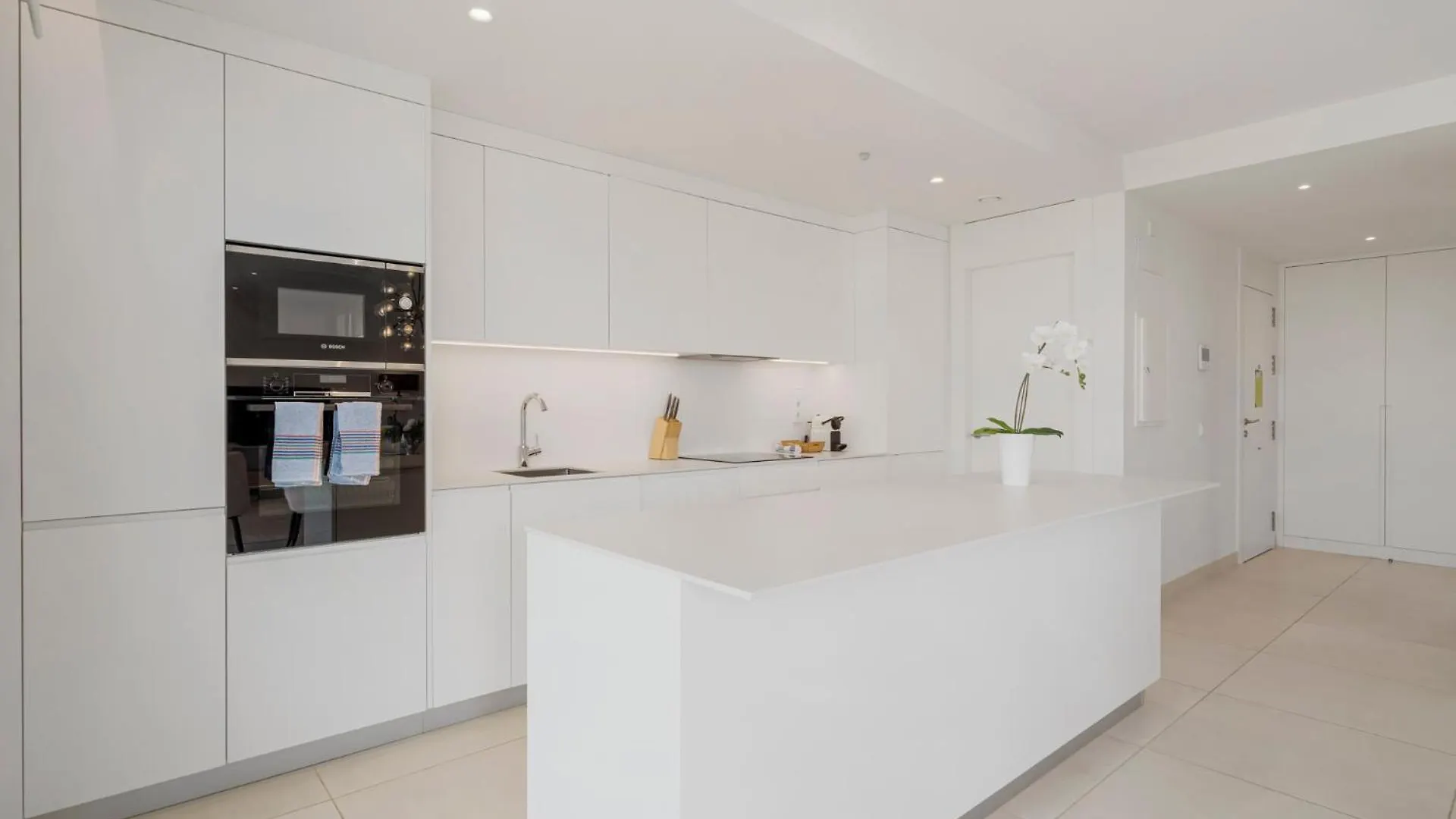 White Modern Retreat In Fuengirola - Ref 48 Apartment Torremuelle